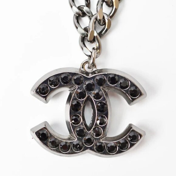 CHANEL CC Logo Black Rhinestone Pendant Necklace 18" Silver Tone 06A Auth w/Box - Picture 1 of 6